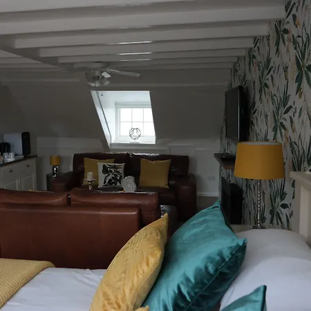 White Linen Whitby, Only Whitby