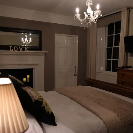 White Linen Whitby, Only Szálloda 4*