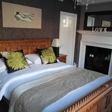White Linen Whitby, Only Szálloda
