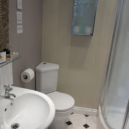 White Linen Whitby, Only 酒店 4*