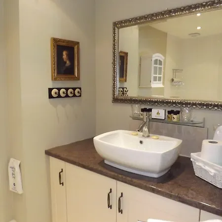 White Linen Whitby, Only Hotel