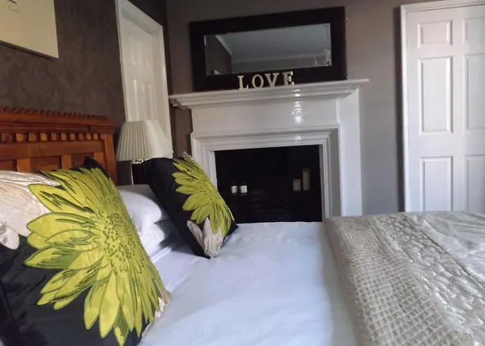 Hotel White Linen Whitby, Only 4*