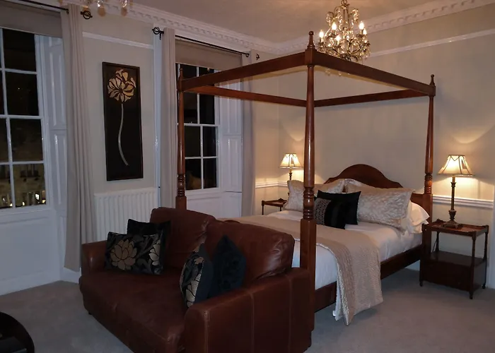 White Linen Whitby, Only 4* Whitby