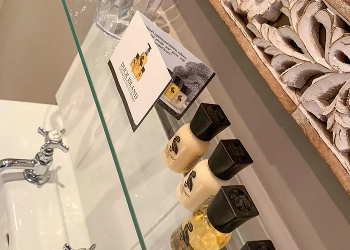 White Linen Whitby, Only Hotel 4*