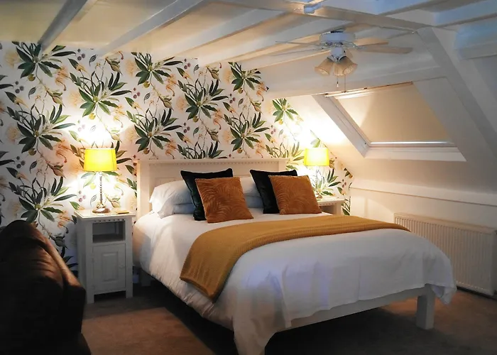 White Linen Whitby, Only Hotel 4*