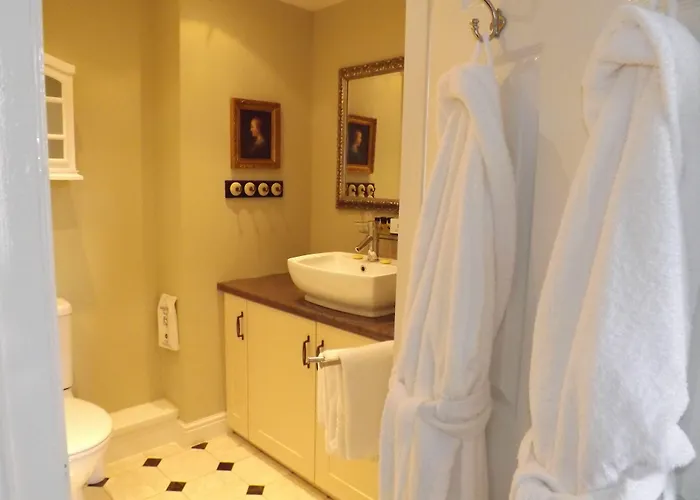 White Linen Whitby, Only 4*