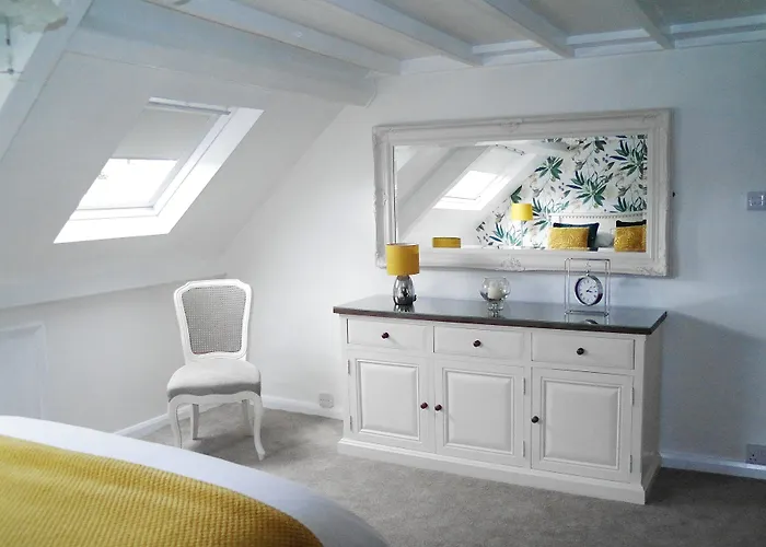 White Linen Whitby, Only Hotel 4*