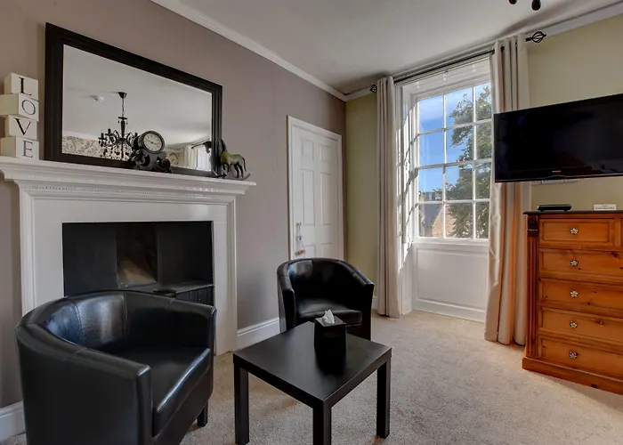 White Linen Whitby, Only 4* Whitby