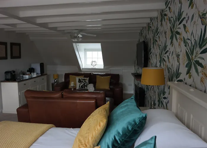 White Linen Whitby, Only Whitby