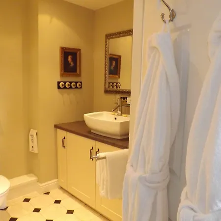 White Linen Whitby, Only 4*